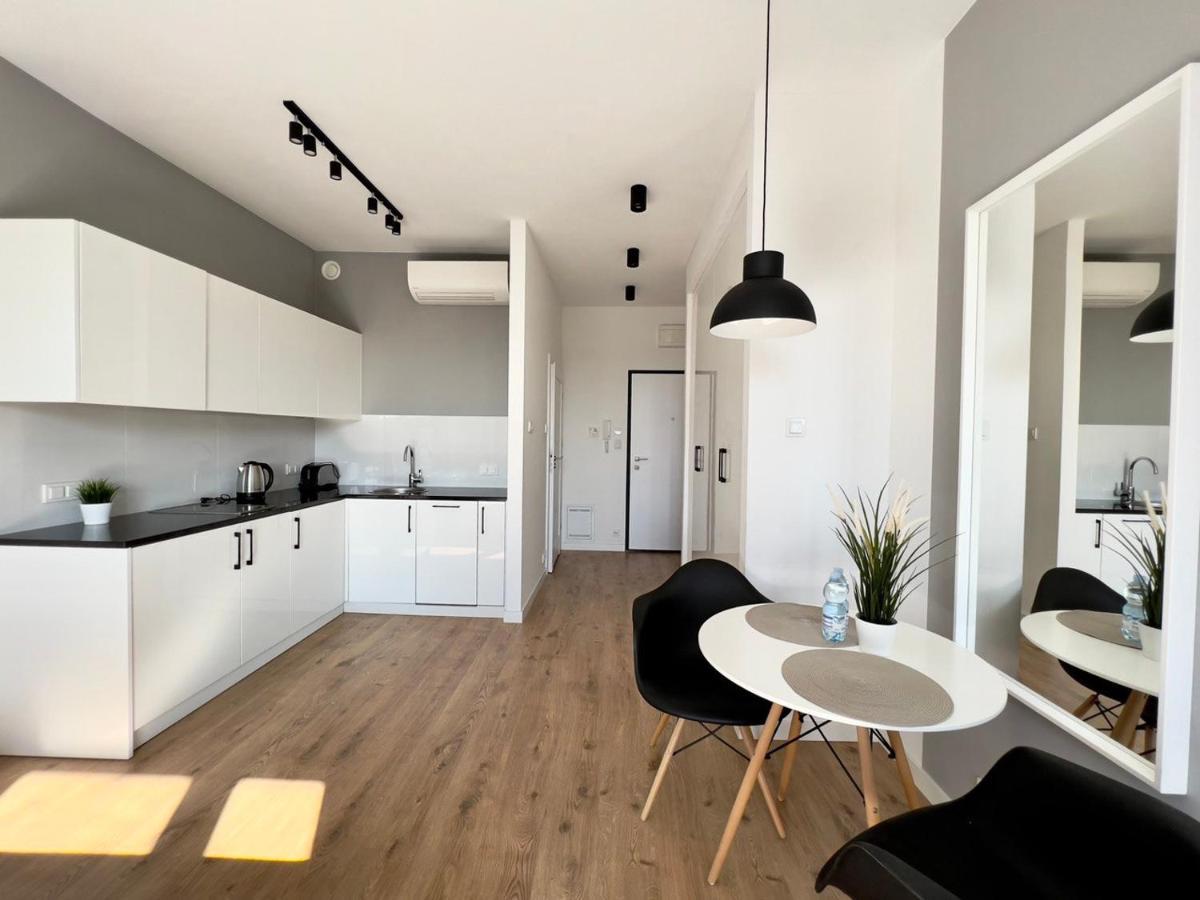 K22 Slawinska 503 Sun-City Apart Warszawa Eksteriør billede